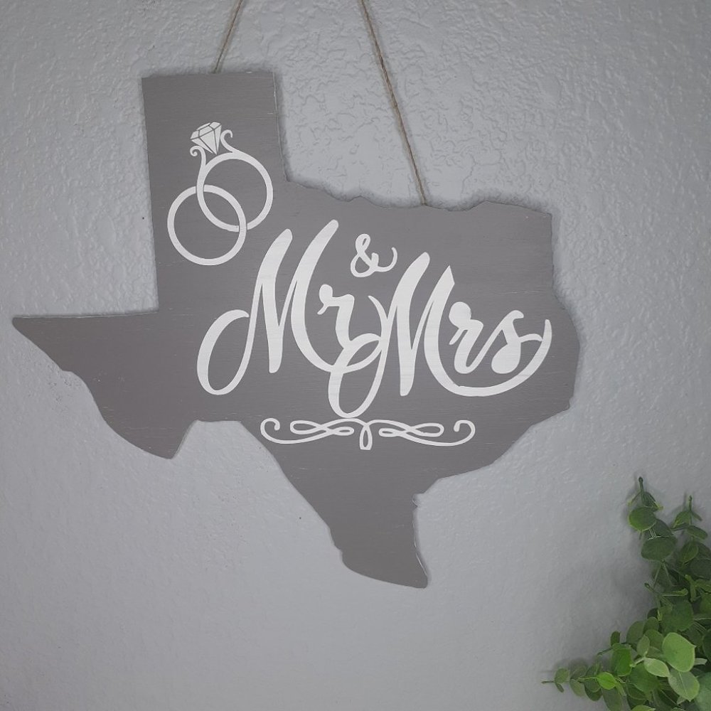Mr and mrs texas sign